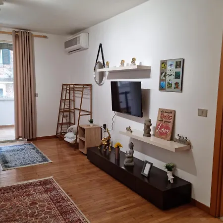 Appartement New Lovely Full Of Light Ap In Tirana